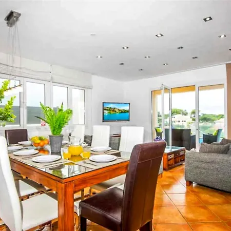 Merinda View Private